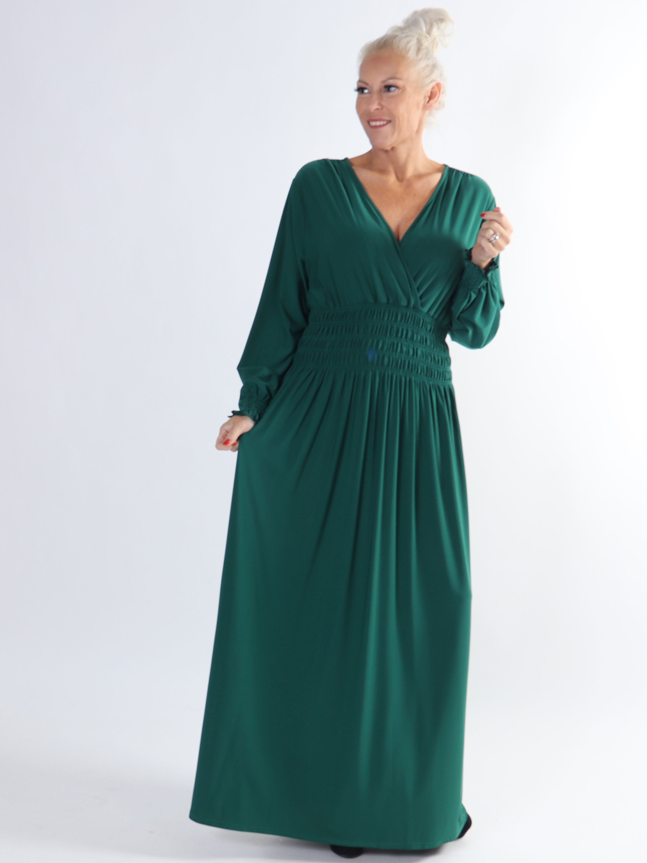 Pams Plain L/S - Elastisk plus size kjole med smock og lange ærmer